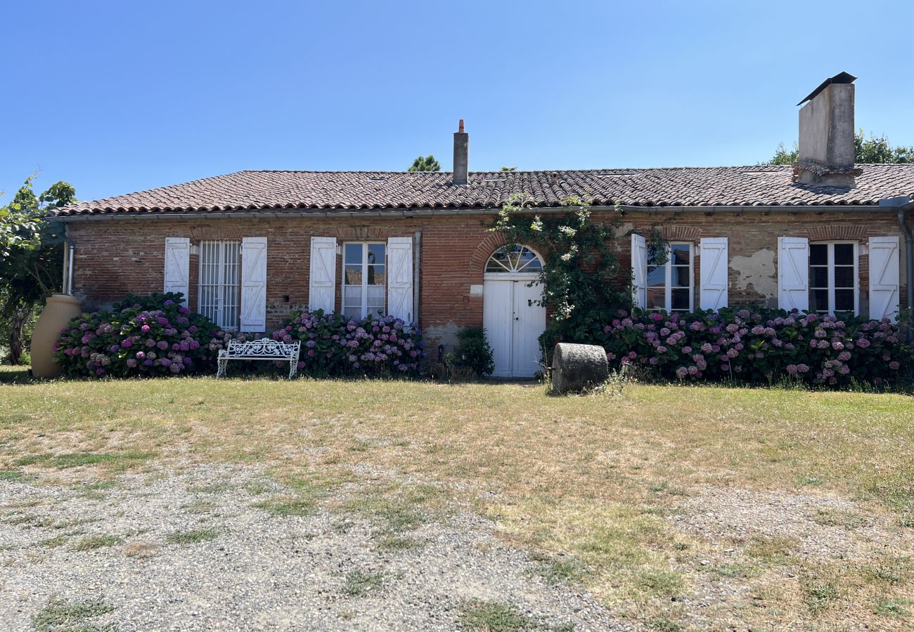 Maison mitoyenne à Tournefeuille - La Marquise – Maison Familiale - Piscine & Jardin