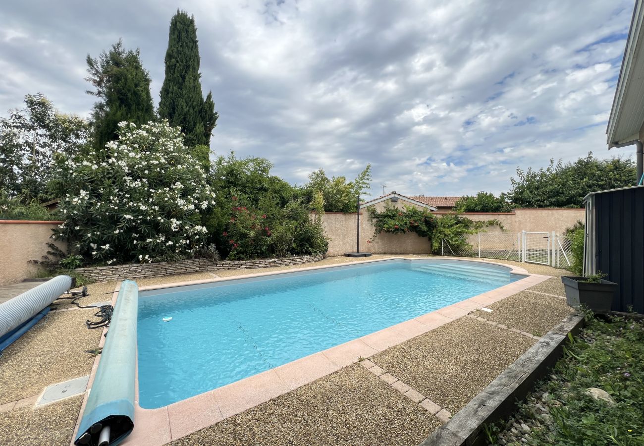 Maison à Frouzins - La Joviale, jolie maison avec Piscine & Jardin