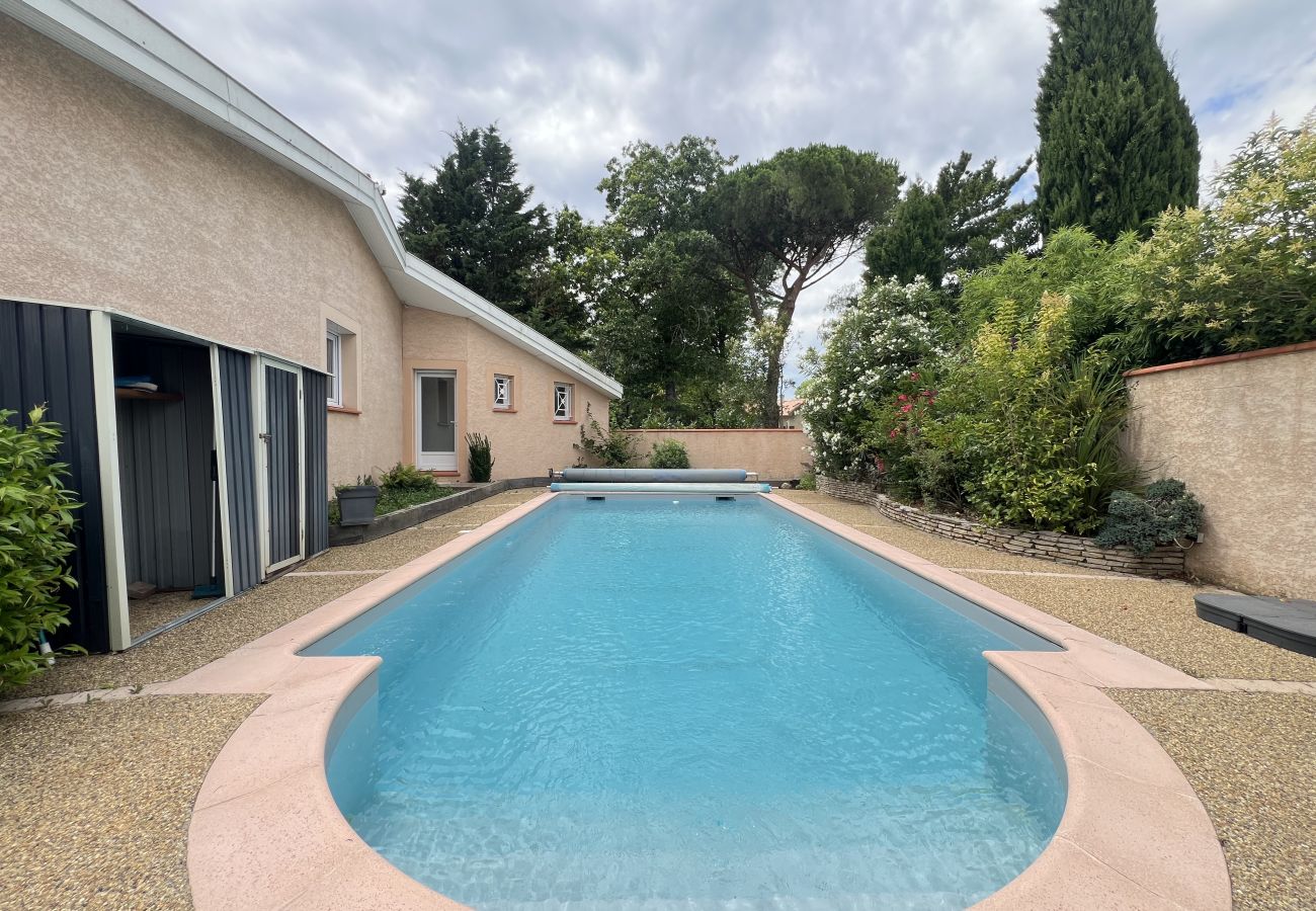 Maison à Frouzins - La Joviale, jolie maison avec Piscine & Jardin