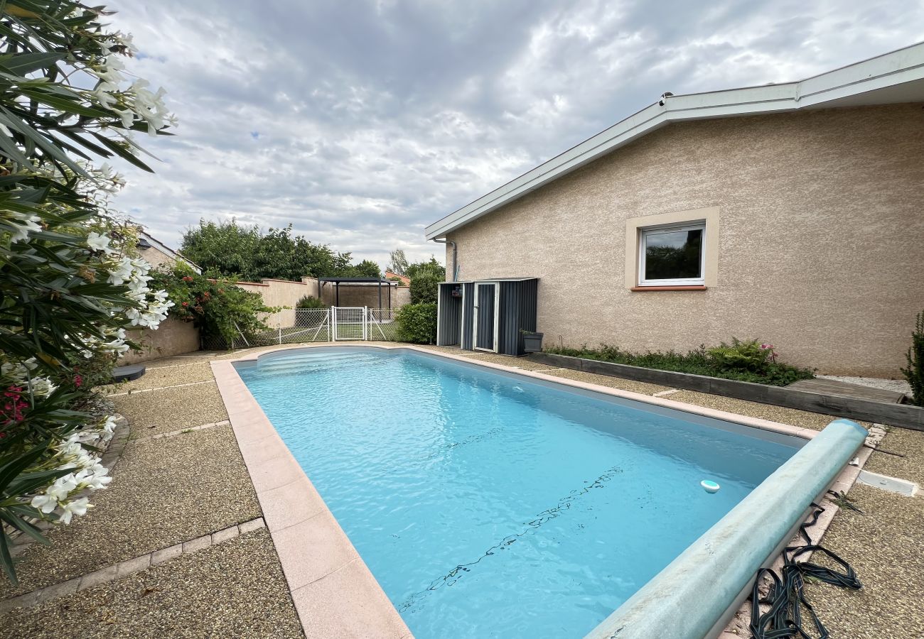 Maison à Frouzins - La Joviale, jolie maison avec Piscine & Jardin