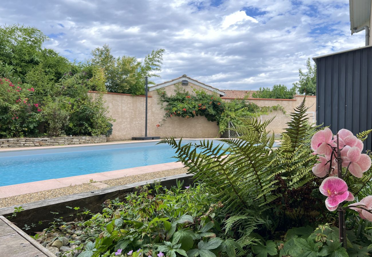 Maison à Frouzins - La Joviale, jolie maison avec Piscine & Jardin