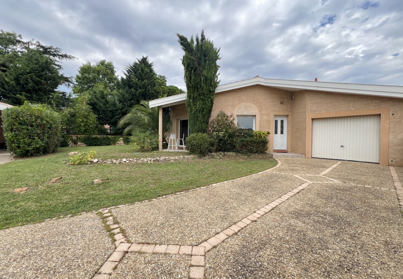 Maison à Frouzins - La Joviale, jolie maison avec Piscine & Jardin