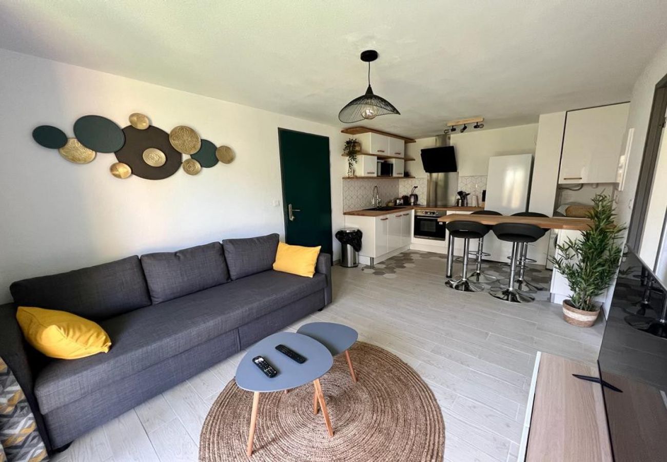 Apartment in Toulouse - Le CoZen - T2 cozy zen with parking & garden