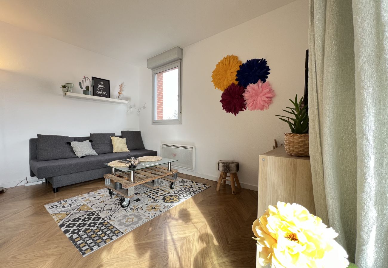 Apartment in Toulouse - Le Flower - 4p - Lumineux & Calme /Balcon/Parking